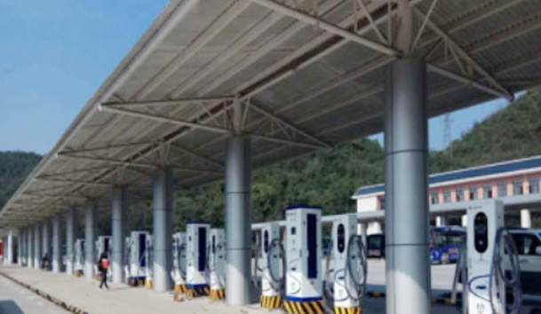 廣西勝利場站充電站180kw直流四槍分體式充電樁項目